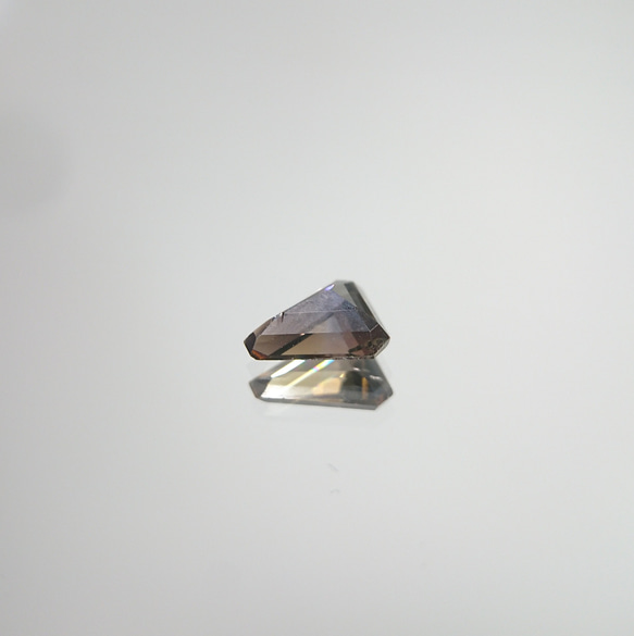 アキシナイト  ブルーティントアキシナイト  0.75ct  ⭐2112  kiraboshigem 8枚目の画像