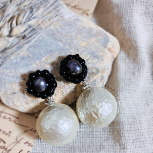 大粒 パール ブラック ビーズ刺繍 淡水パール ✿ ピアス イヤリング 