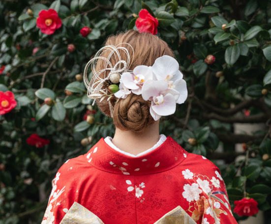 【胡蝶蘭】髪飾り 結婚式 色打掛 成人式 晴れ着 卒業式 袴 和装 F552 4,731円