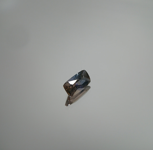 アキシナイト  ブルーティントアキシナイト    0.51ct  ⭐2098  kiraboshigem 6枚目の画像