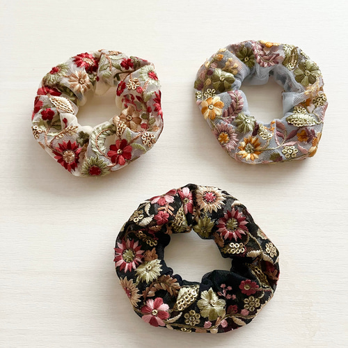 ハンドメイドシュシュM-4035♡ブラックジョーゼット♡インド刺繍リボン付♡ ハンドメイドシュシュM-4035♡ブラックジョーゼット♡インド刺繍リボン