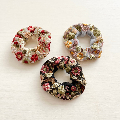 ハンドメイド☆シュシュ　子供用 小さめ＊キッズにも＊インド刺繍リボンで作ったシュシュ シュシュ