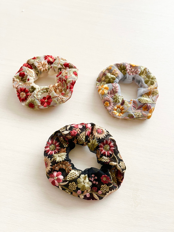 小さめ＊キッズにも＊インド刺繍リボンで作ったシュシュ シュシュ