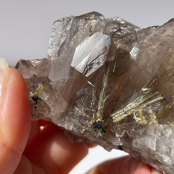 ブラジル産 Rutilated Quartz【ルチルクォーツ 原石】鉱物 天然石 自立 針金入り水晶 8枚目の画像