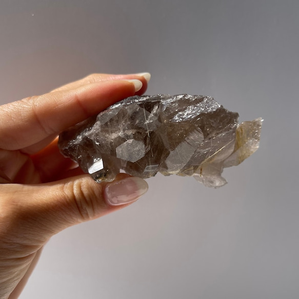 ブラジル産 Rutilated Quartz【ルチルクォーツ 原石】鉱物 天然石 自立 針金入り水晶 15枚目の画像
