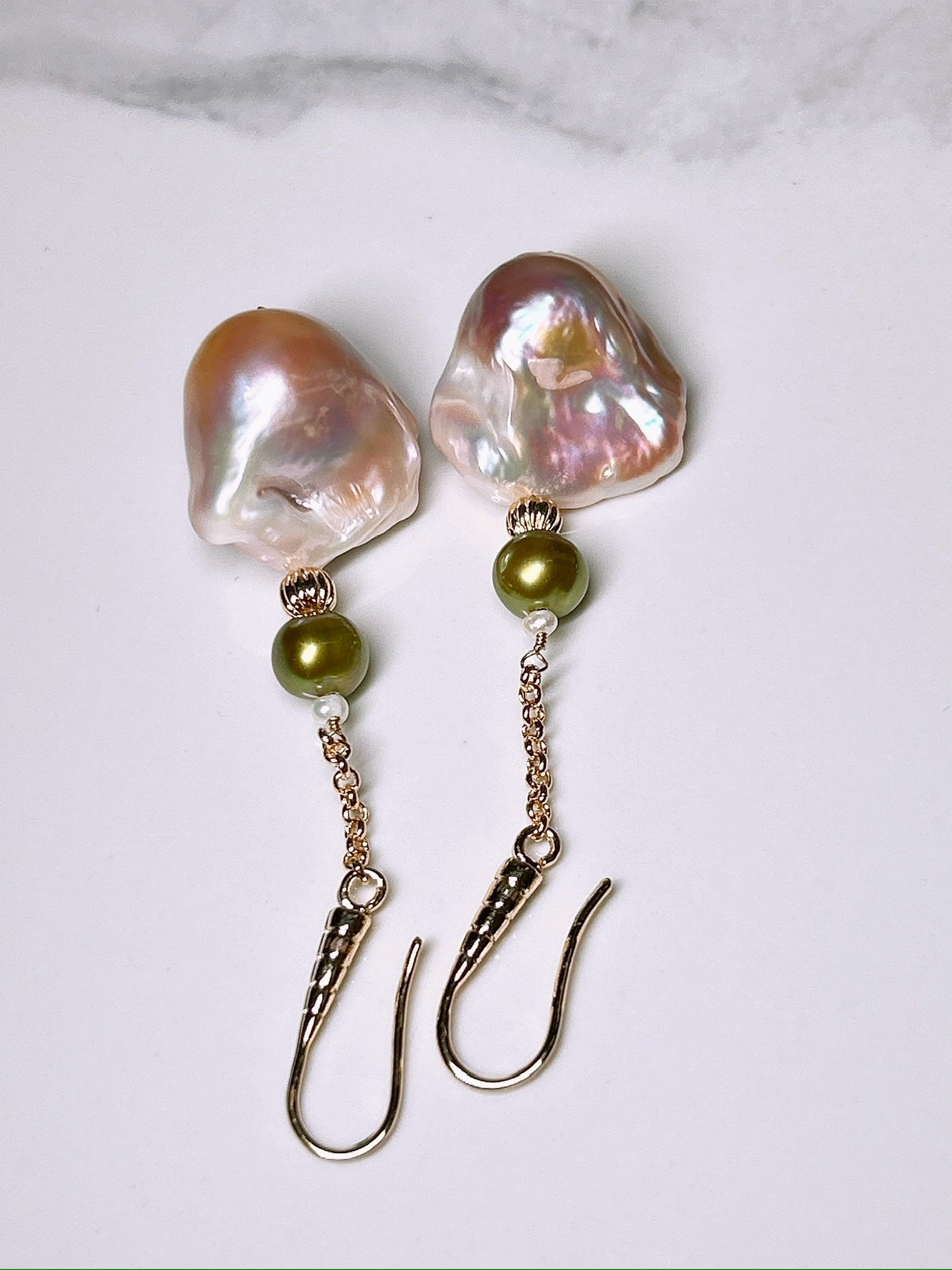 一点物14kgf☆レア！大粒オレンジ〜オーロラパープル！オイスターバロックパールの和風チェーン一粒ピアス