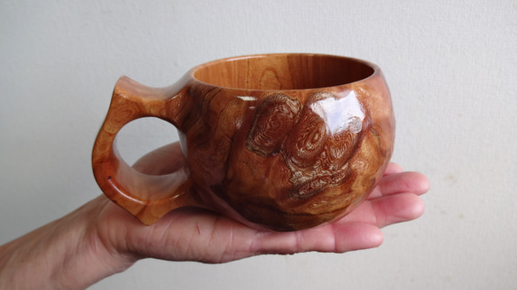 　暴れる杢ケヤキの一木彫りコーヒーカップ　 1枚目の画像