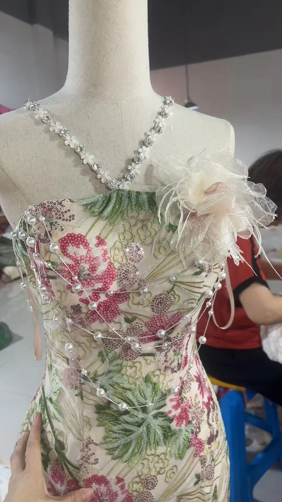 新作！美品　マーメイドドレス　可愛い花　抜群のおしゃれ見え　キャミソール パール付け　ウェディングドレス/パーティー二次 2枚目の画像