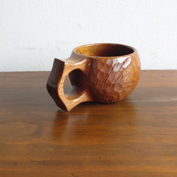 御蔵島の島グワの一木彫りコーヒーカップ 2枚目の画像