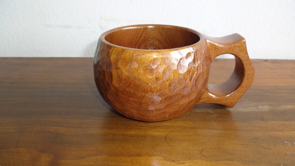 御蔵島の島グワの一木彫りコーヒーカップ 1枚目の画像