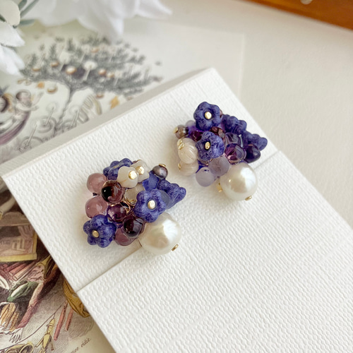 紫の集いブローチ〜＆イヤリングセット〜⁂ 天然石 アメジスト  