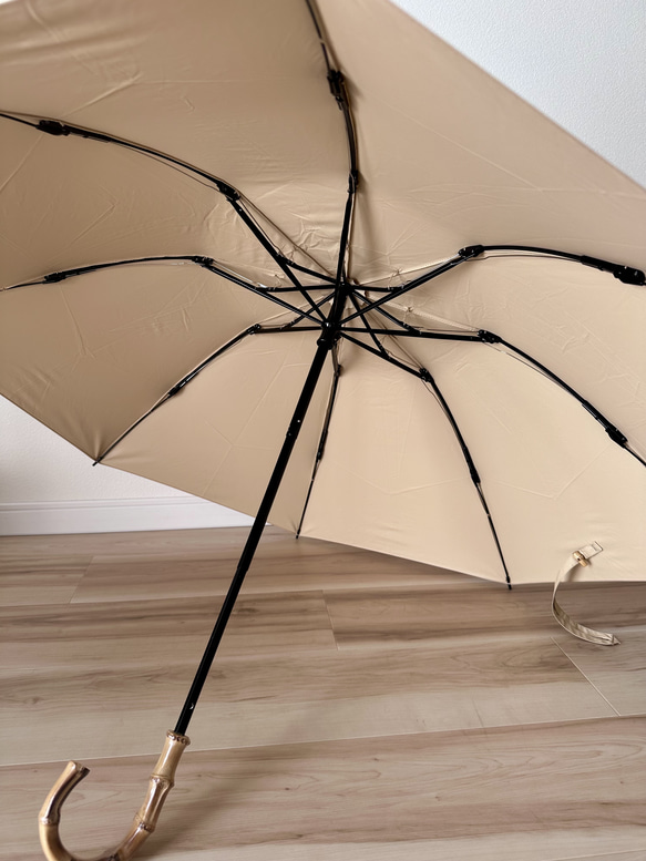 日傘 雨傘 折りたたみ傘  逆さま傘 骨8本 竹ハンドル 晴雨兼用 完全遮光 UPF50 99％UVカット ベージュ 6枚目の画像