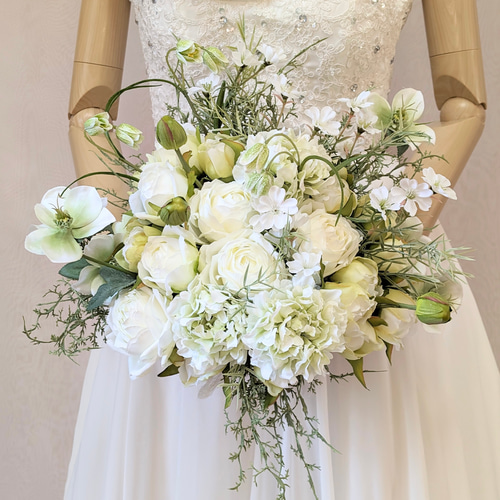ウェディングブーケ大　ホワイト(ブーケトニア付) ウエディングブーケ(ホワイトMIX)ブートニア込み 世界で1つ貴女だけに
