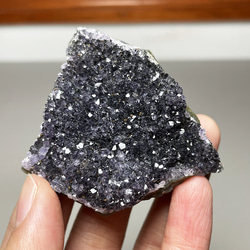 高品質 キラキラ ドゥルージー アメジスト原石 ディスプレイ ウルグアイ産 天然石インテリア・置物 1枚目の画像