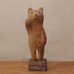 木彫り 招き猫（右手）ネコの置物（木材：チェリー/ウォルナット）（No.N0001） 2枚目の画像