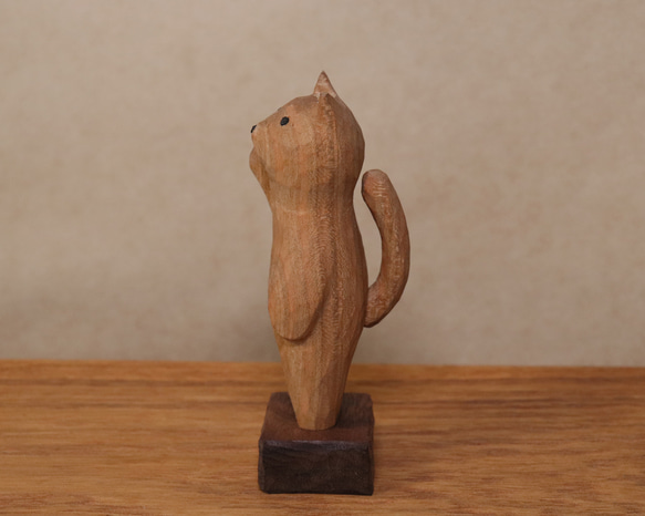 木彫り 招き猫（右手）ネコの置物（木材：チェリー/ウォルナット）（No.N0001） 5枚目の画像