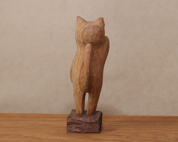 木彫り 招き猫（右手）ネコの置物（木材：チェリー/ウォルナット）（No.N0001） 7枚目の画像