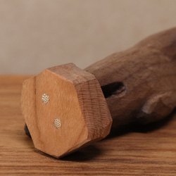 木彫り 招き猫（右手）ネコの置物（木材：ウォルナット/チェリー）（No.N0003） 12枚目の画像