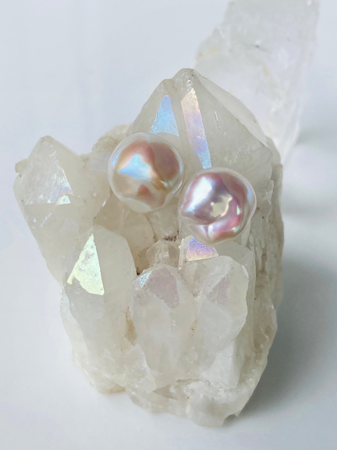 【20％OFF】一点もの　無穴　ニュアンスバロックパールのピアス、イヤリング