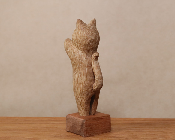 木彫り 招き猫（左手）ネコの置物（木材：水楢/チェリー）（No.N0004） 7枚目の画像