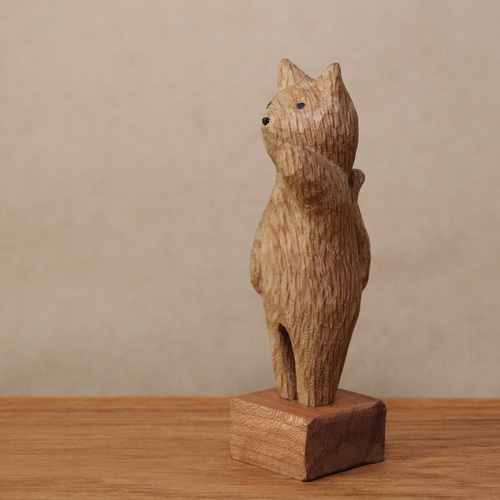 木製 招き猫風 彫刻 約30cm 木製 招き猫風 彫刻 約30cm