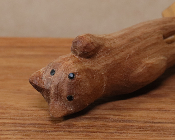 木彫り 招き猫（左手）ネコの置物（木材：胡桃/山桜）（No.N0005） 14枚目の画像