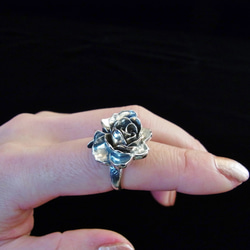 ローズリングsv925　繊細なバラをそのままにシルバーにしたようなリング！ 11枚目の画像