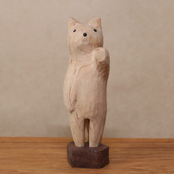 木彫り 招き猫（左手）ネコの置物（木材：メープル/ウォルナット）（No.N0006） 2枚目の画像