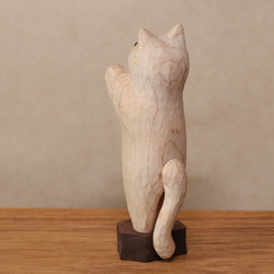 木彫り 招き猫（左手）ネコの置物（木材：メープル/ウォルナット）（No.N0006） 6枚目の画像