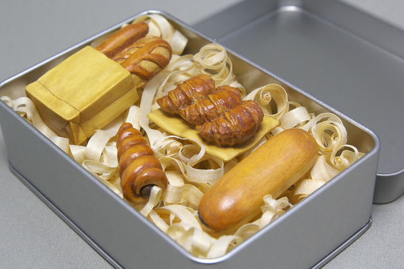 【ブローチ】ミニチュア・パンのブローチ４種セット（御蔵島産 黄楊材使用） 13枚目の画像