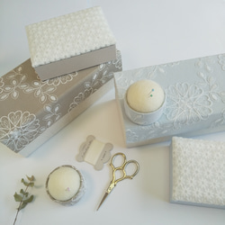 小箱付きお裁縫箱とふんわりピンクッションのセット（カルトナージュ、刺繍水色） 10枚目の画像