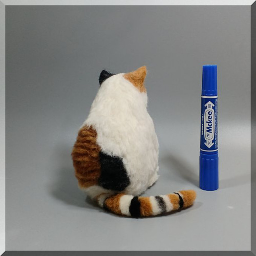 羊毛フェルト 猫 ぽっちゃりな三毛猫さん デブ猫 ブサ猫 ねこ 羊毛フェルト 猫 ぽっちゃりな三毛猫さん デブ猫 ブサ猫 ねこ
