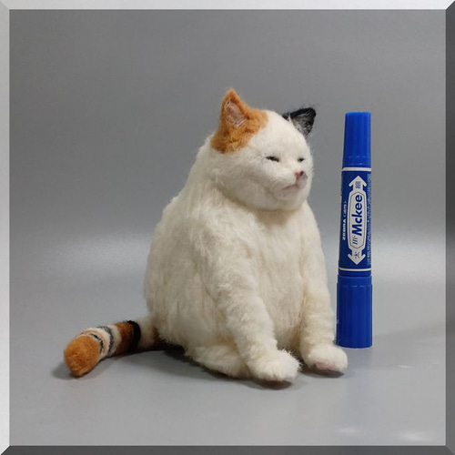 羊毛フェルト 猫 ぽっちゃりな三毛猫さん デブ猫 ブサ猫 ねこ ネコ 猫