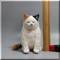 羊毛フェルト　猫　ぽっちゃりな三毛猫さん　デブ猫　ブサ猫　ねこ　ネコ　猫フィギュア 3枚目の画像