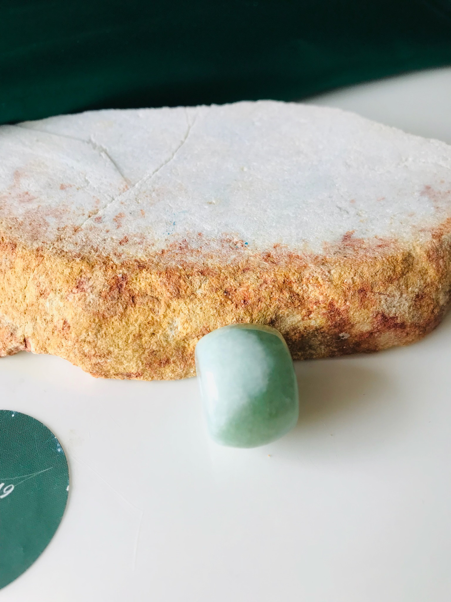 [P210-921] ジェイド　JADE  ヒスイ　本翡翠　ペンダント　ミャンマー産　ホワイト　ライトグリーン　楕円玉