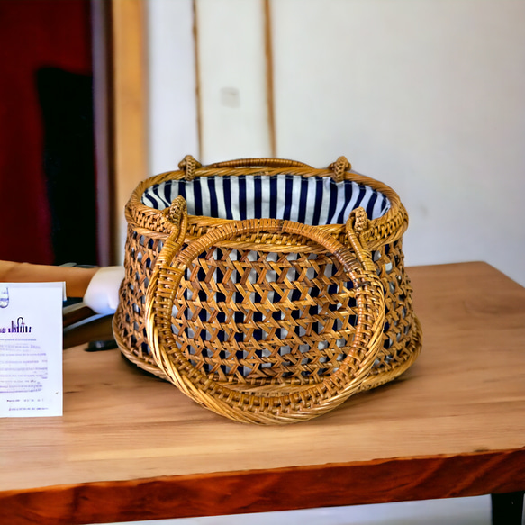 手のひらサイズ ミニミニバッグ　アタバッグ アタ製　ラタン　伝統工芸　手編み　小物　カゴバッグ 楕円 4種類 バティック 17枚目の画像