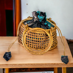 手のひらサイズ ミニミニバッグ　アタバッグ アタ製　ラタン　伝統工芸　手編み　小物　カゴバッグ 楕円 4種類 バティック 3枚目の画像