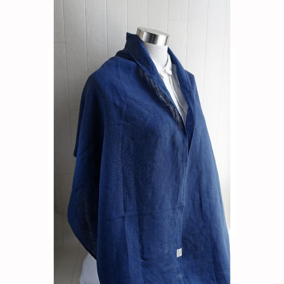 高品質義大利亞麻披肩，深寶藍色，180 厘米，藍色 x 黑色 第5張的照片