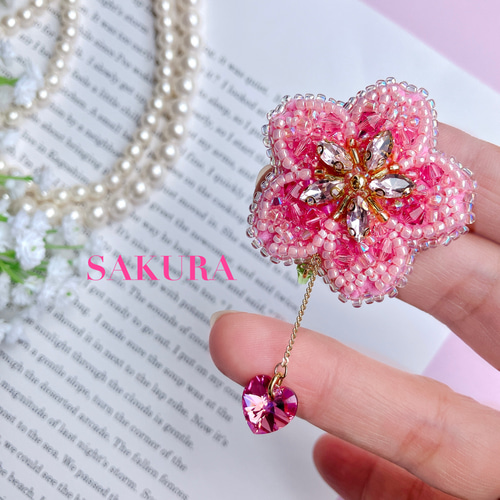 ビーズ刺繍 ✳︎SAKURAブローチ＊ ブローチ Bijouterie Marie