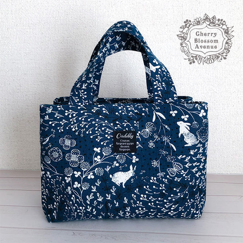あおりポケット付きトートバッグ 草原うさぎ＊Navy トートバッグ