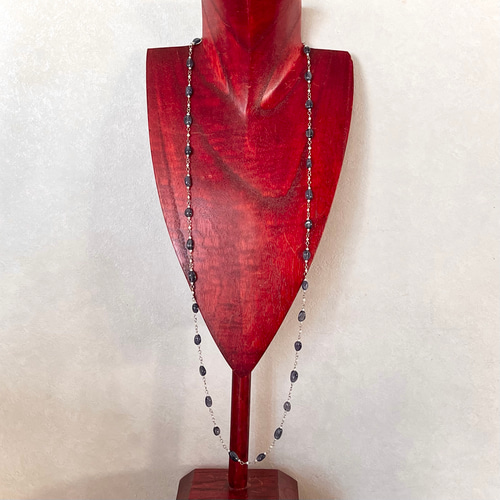 アイオライトと淡水パールのロングネックレス （Nー203） ネックレス