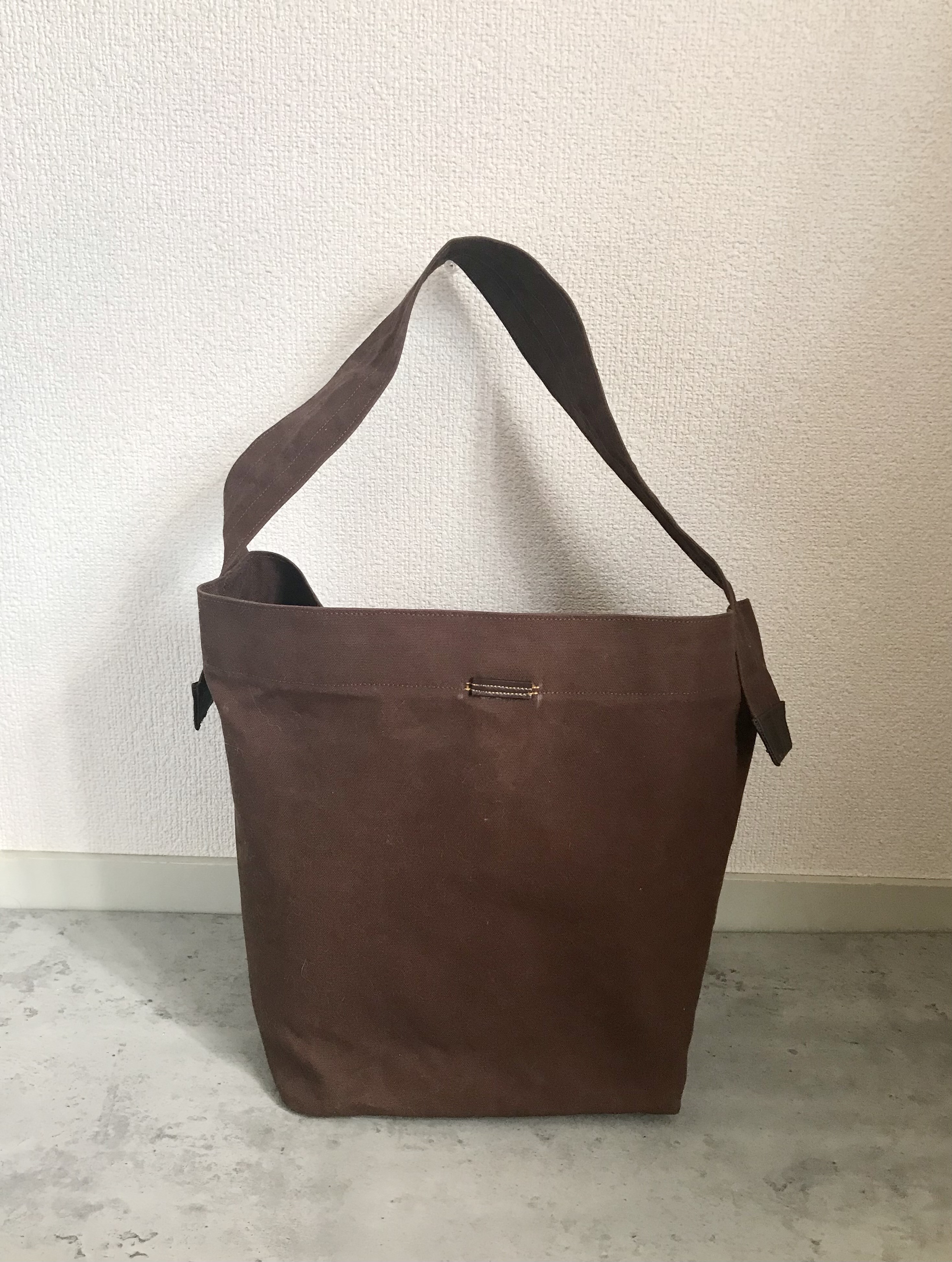 バケツ型バッグ ベージュ UR ブラウン