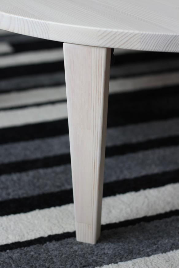 めぐちゃん様専用ページ　折りたたみ　そら豆テーブル　木の脚がかわいい「まめっこ」横幅89㎝　ホワイト色 8枚目の画像