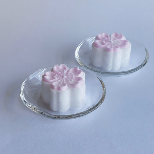 オレフォス　桜の花びらのような形のキャンドルホルダー　２個 未使用品 オレフォス 桜の花びらのような形のキャンドルホルダー 2個 未
