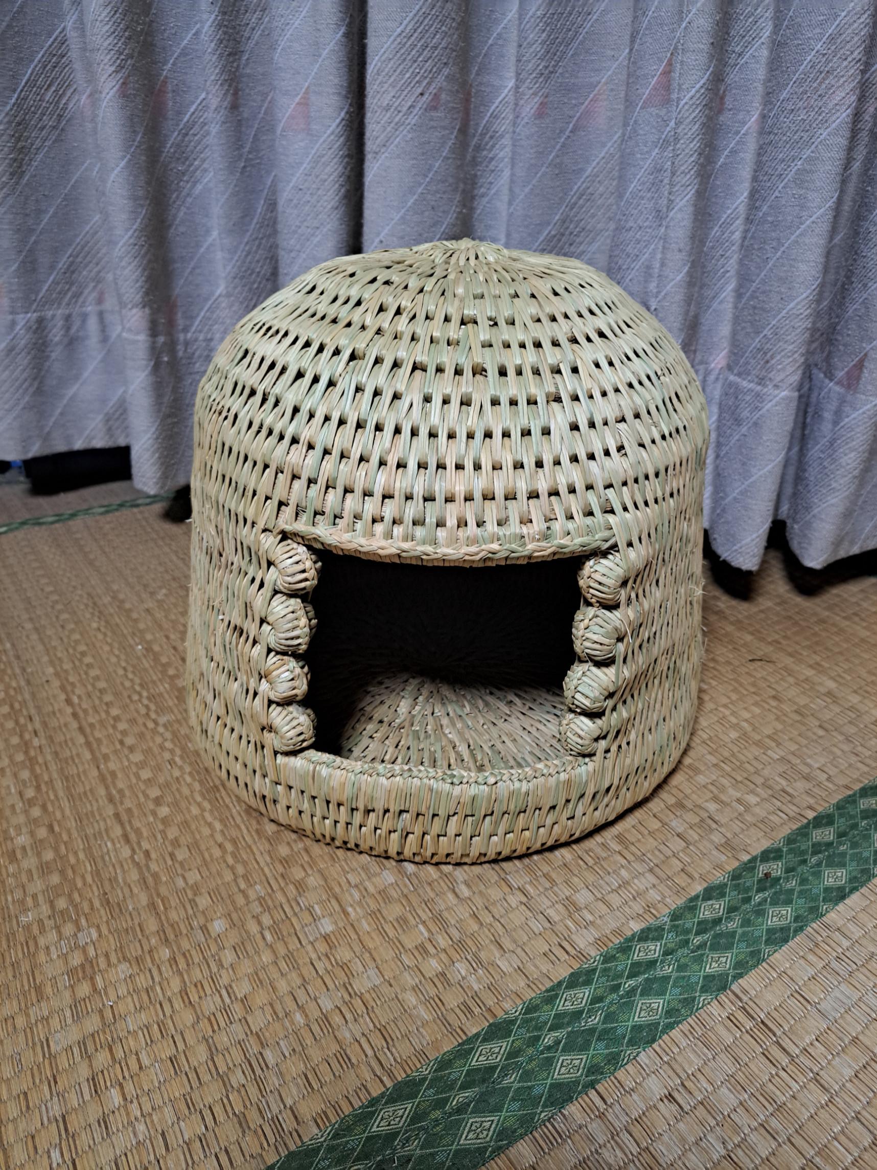 猫ちぐら(稲藁製品)、猫の家、わら細工、作品no.84 ハウス・小屋