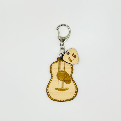 アコースティックギター型キーホルダー】オリジナル、木製、レーザー