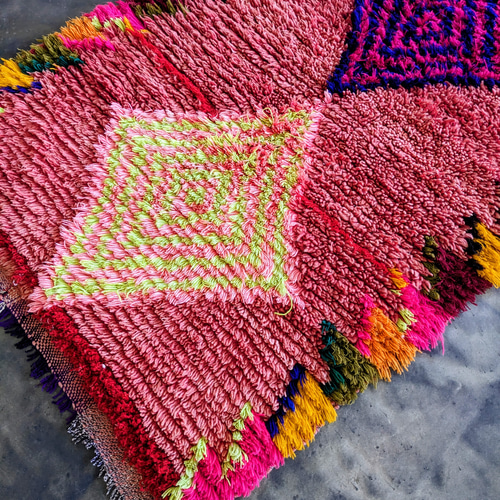 モロッコ製ヴィンテージラグ138レア ブラウン レッド ピンク ブルー パープル モロッコ製ヴィンテージラグ138レア ブラウン レッド ピンク ブルー