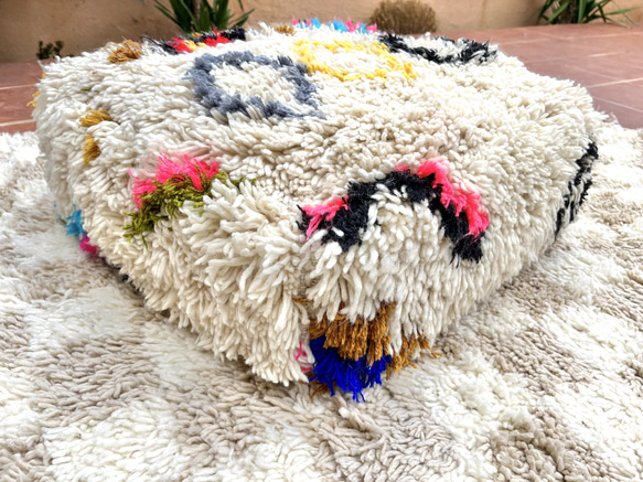 モロッコ　プフ　pouf アジラル　オットマン クッション　ラグ　132 