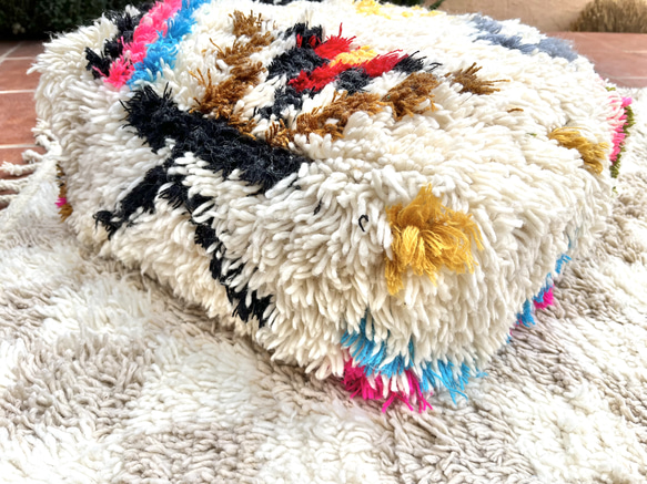 モロッコ　プフ　pouf アジラル　オットマン クッション　ラグ　132 