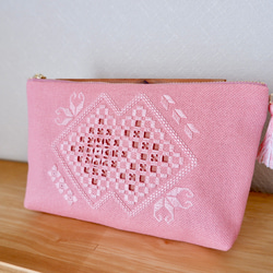 【単-HITOE-シリーズ】和洋刺繍のタッセルポーチ＊コーラルピンク【こぎん刺し×ハーダンガー刺繍】 4枚目の画像